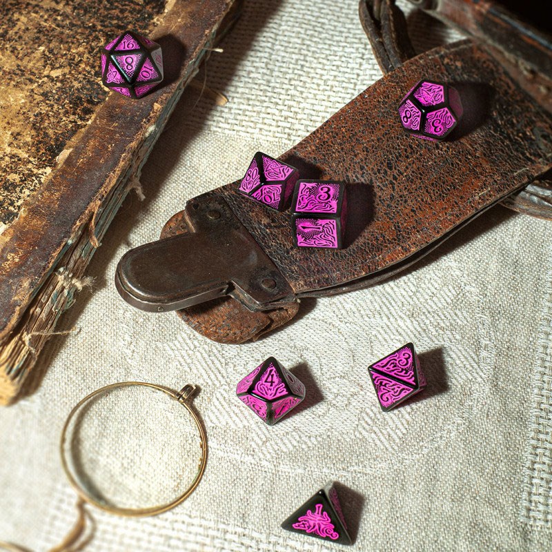 Q WORKSHOP - Set de dés (7) : Call of Cthulhu Black & Magenta – Image 3