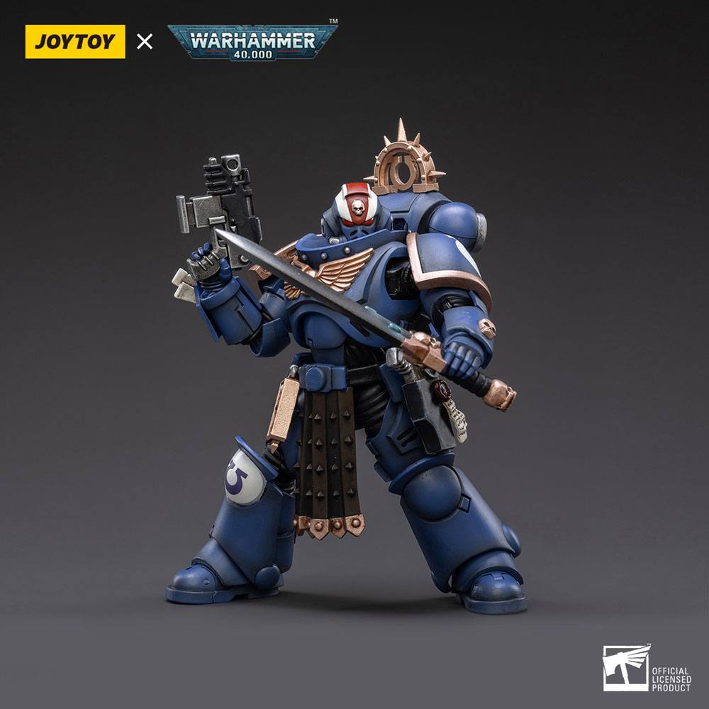 JOYTOY - Warhammer 40K - Ultramarines Primaris Lieutenant Amulius 1/18 – Image 4