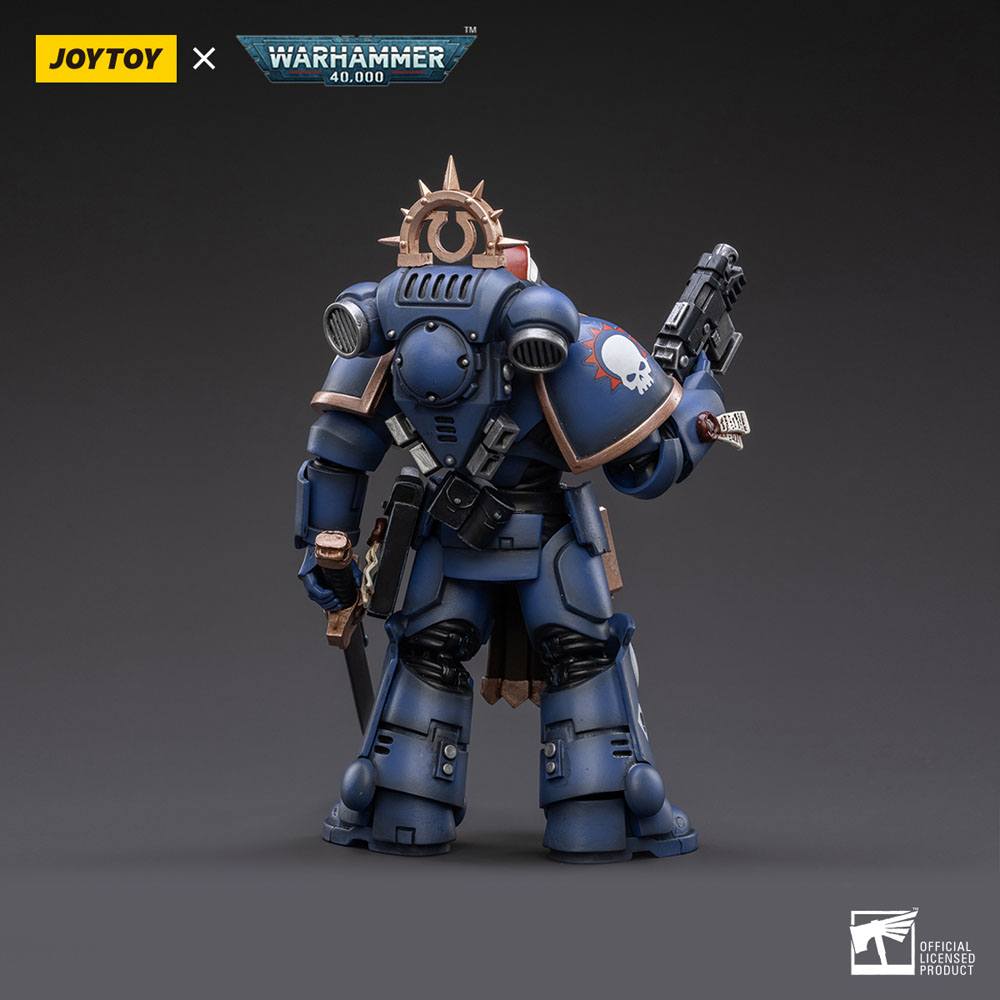 JOYTOY - Warhammer 40K - Ultramarines Primaris Lieutenant Amulius 1/18 – Image 3