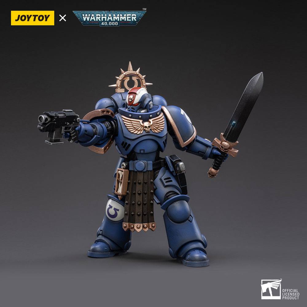 JOYTOY - Warhammer 40K - Ultramarines Primaris Lieutenant Amulius 1/18 – Image 2
