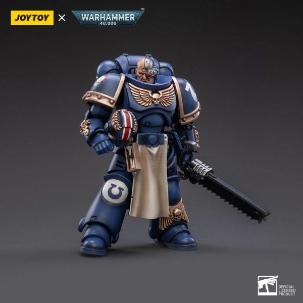 JOYTOY - Warhammer 40K - Ultramarines Primaris Lieutenant Horatius 1/18 – Image 4