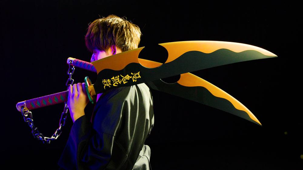 TAMISHII NATIONS - DEMON SLAYER : Réplique Proplica épées Nichirin (Tengen Uzui) 110 cm – Image 3